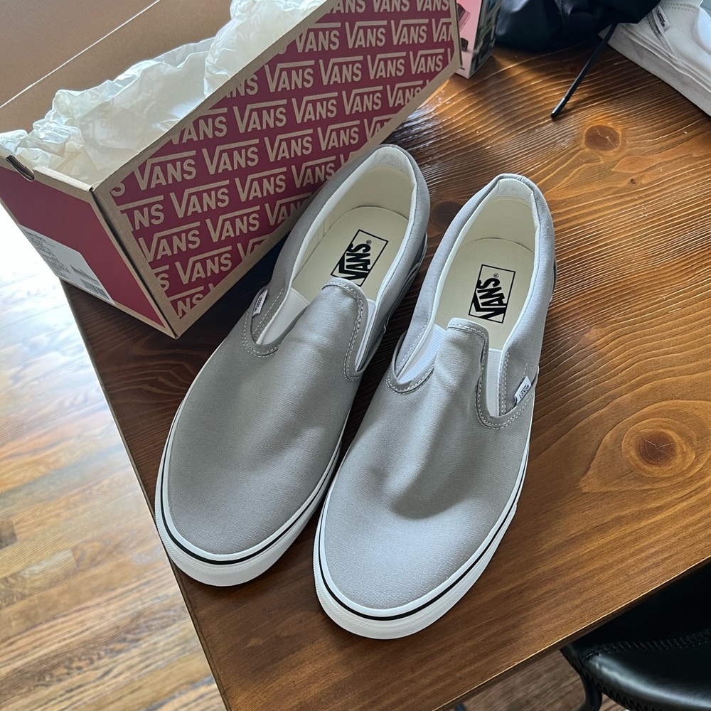 Men’s Vans - classic slip on, never worn